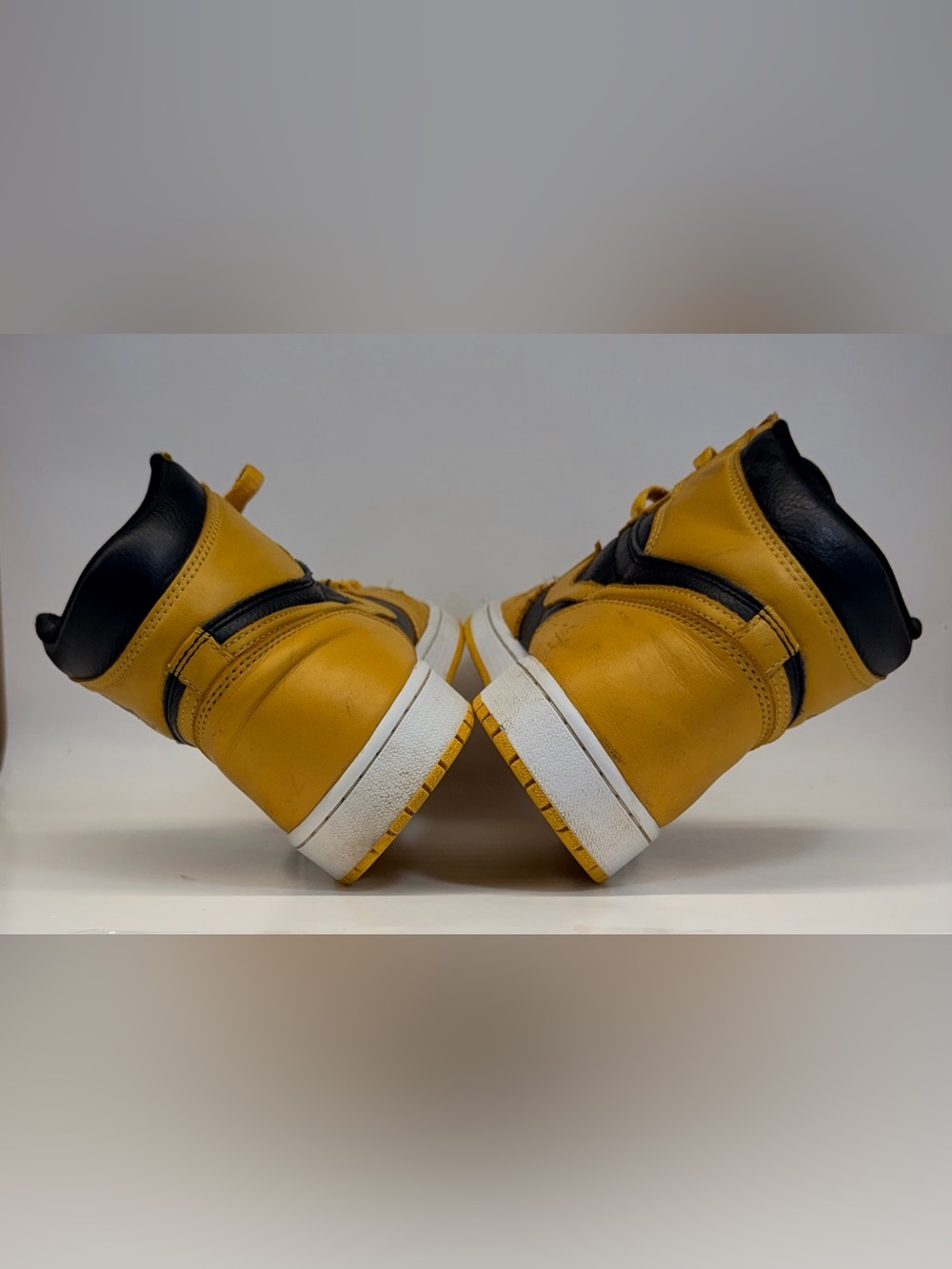 Nike Air Jordan 1 Retro High (194) - Picture 7 of 9